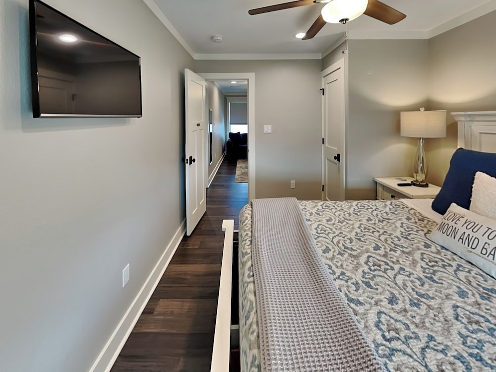 Rosé By The Bay by Ryson Vacation Rentals