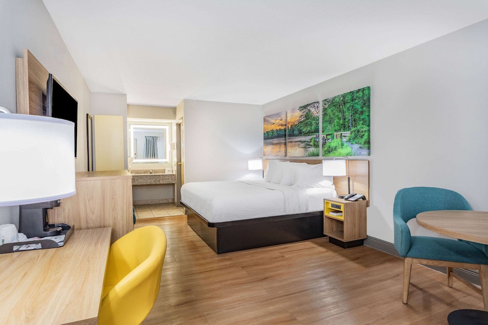 Days Inn by Wyndham N Orlando/Casselberry - Property Image 21