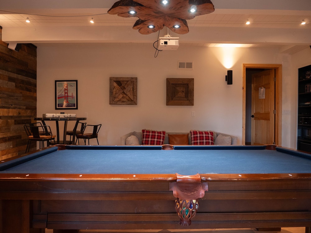 Bear Lodge