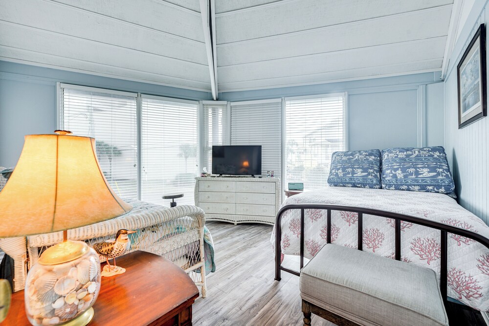 Coastal Oasis w/ Marsh Views in North Myrtle Beach