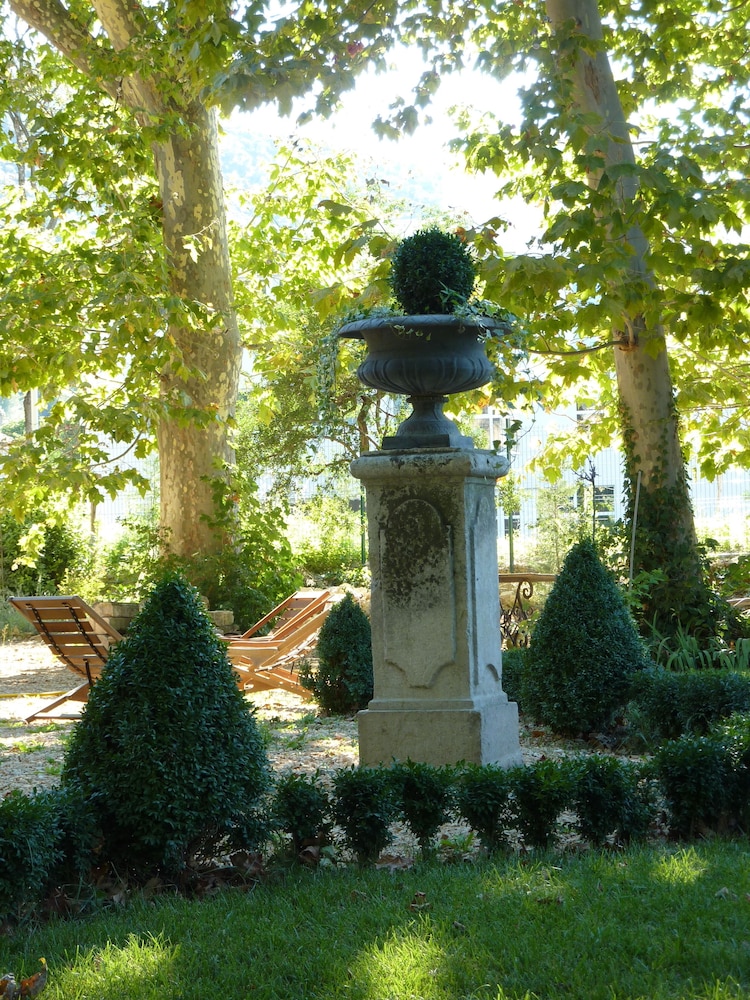 Château de Jouques