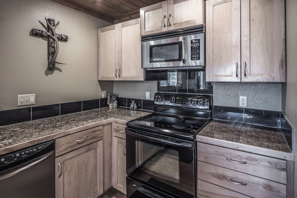 Double Elk Lodge by Ruidoso Vacation Rentals