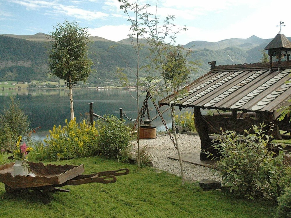 Photo 8