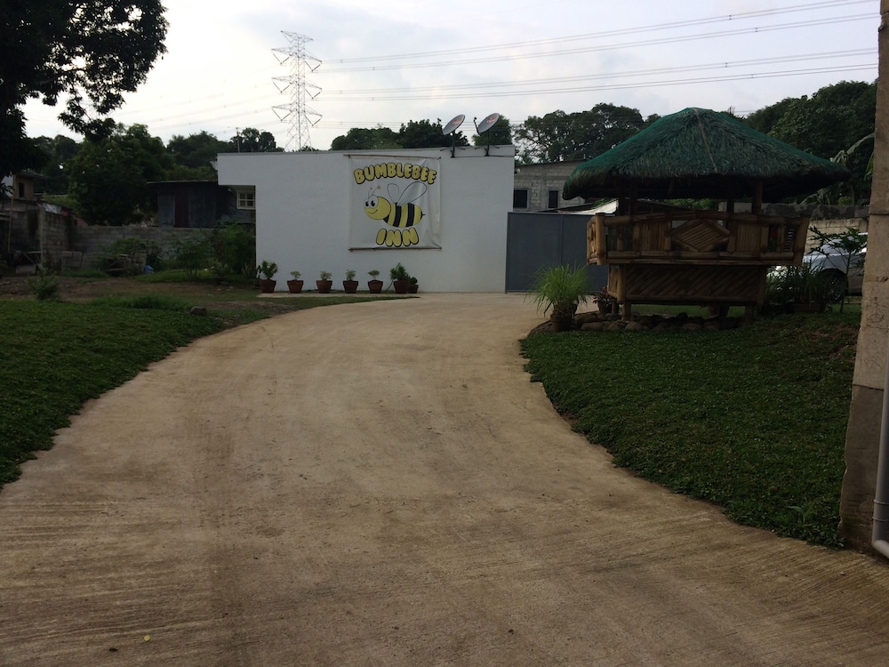 Bumblebee Inn