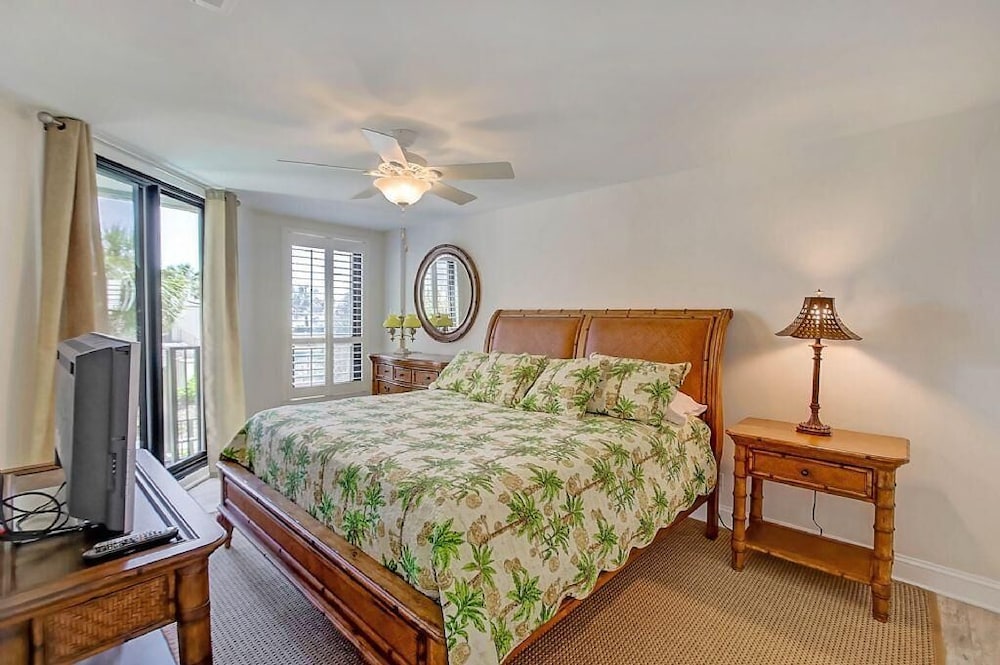 Charleston Vacations - 111 Summerhouse Villa - Property Image 4