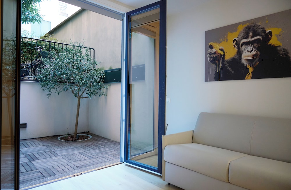 Milan Retreats City life