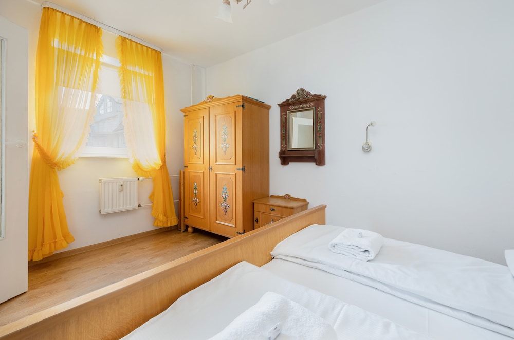 Sklodowskiej-curie Apartments by Renters view 4