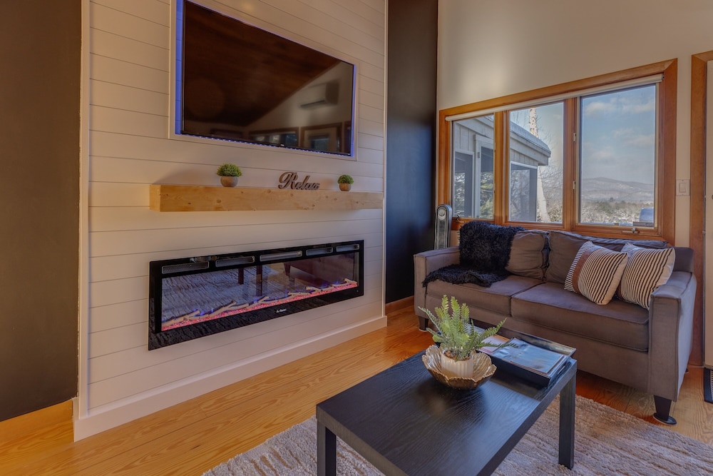 Scenic White Mountains Retreat 4 Bedroom Home