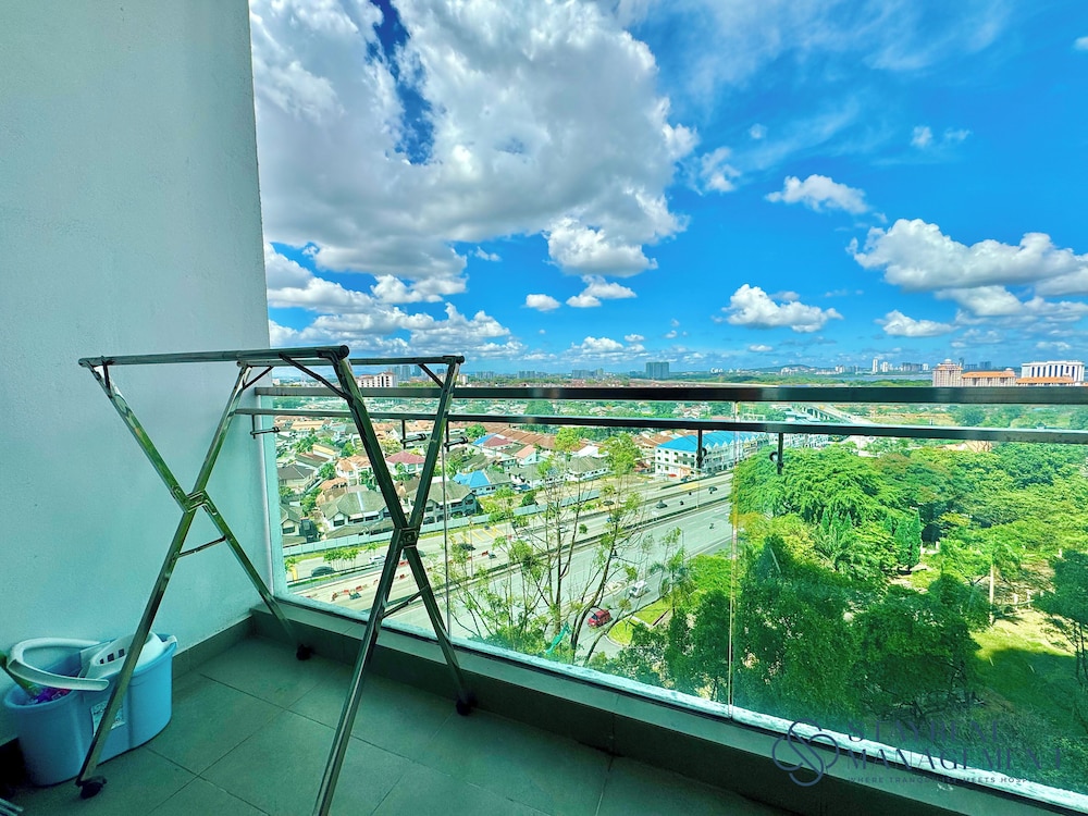 Paragon Suites CIQ By Stayrene