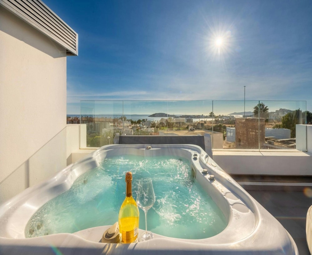 Villa in Carrer del Kiwi