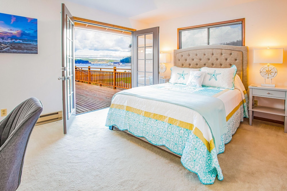 Cornet Bay Cottage in Oak Harbor