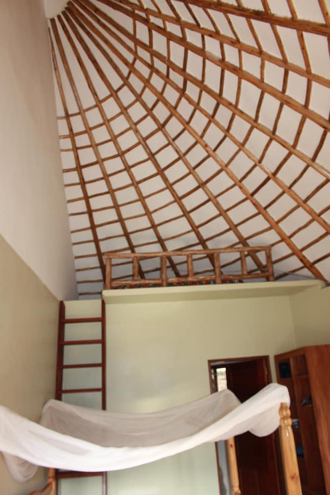 Banda Lodge