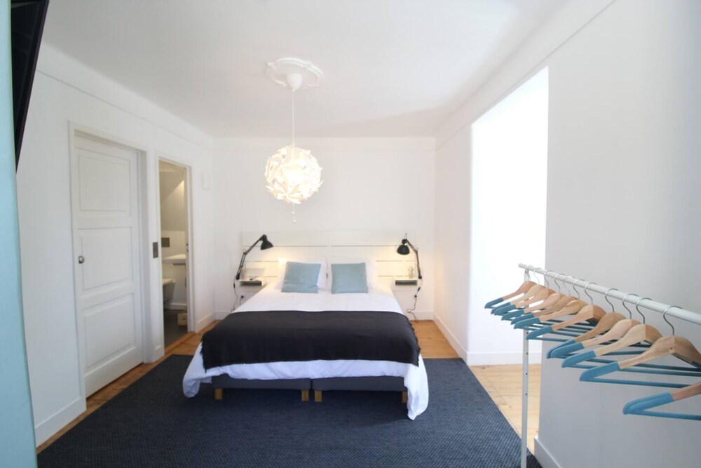 Bright 1 Bedroom With Lovely Balcony in Lisbon view 5