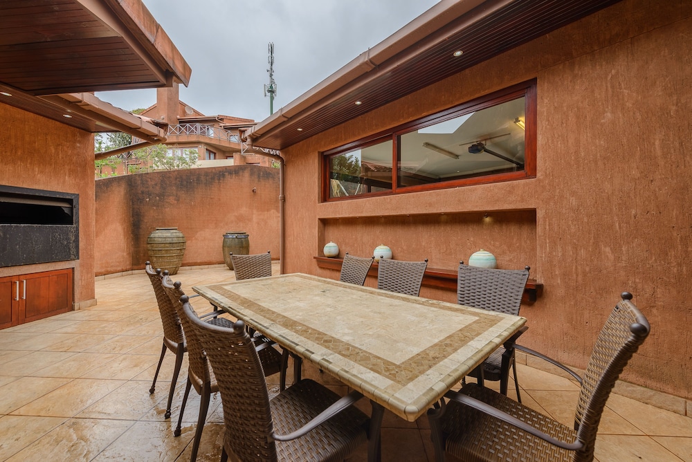 San Lameer Villa Rentals 14328