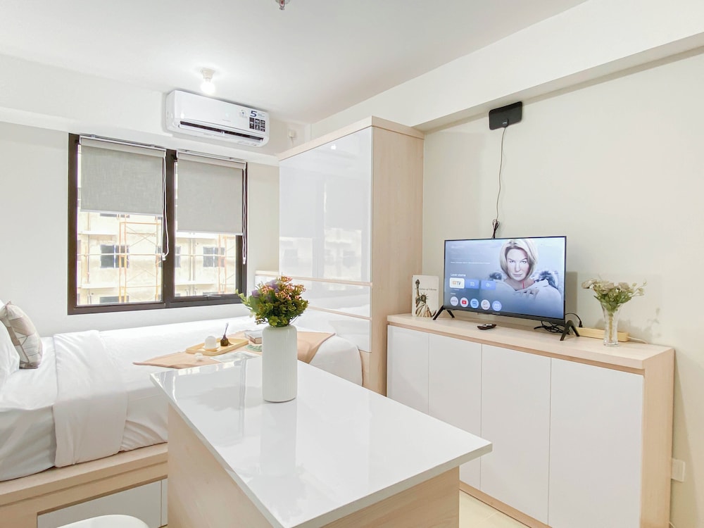 Neat Studio Room Apartment Meikarta