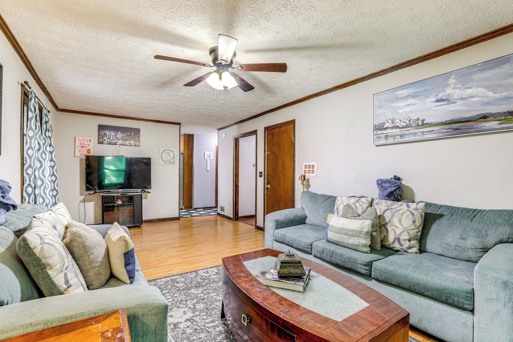 Group Getaway: Spacious Home in Stone Mountain!