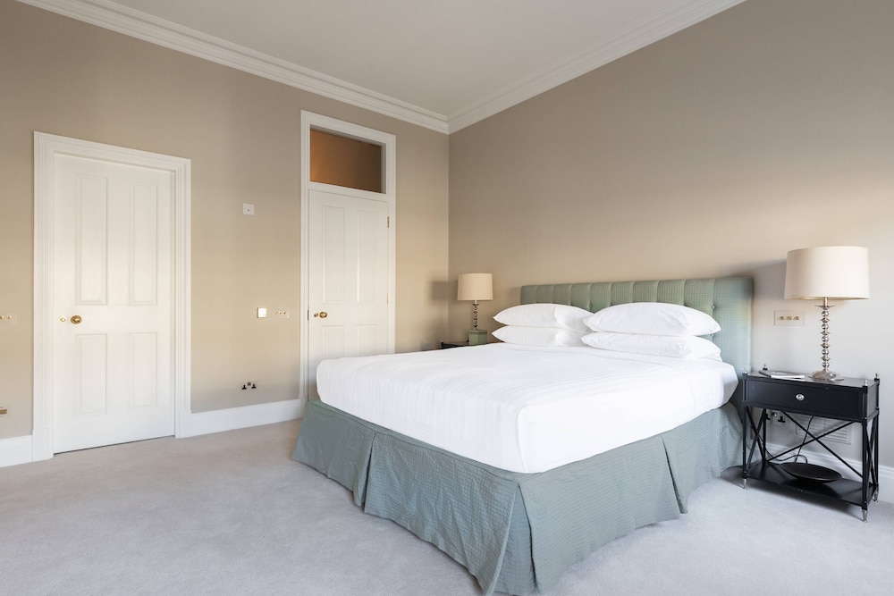Earl's Court Square XI by Onefinestay