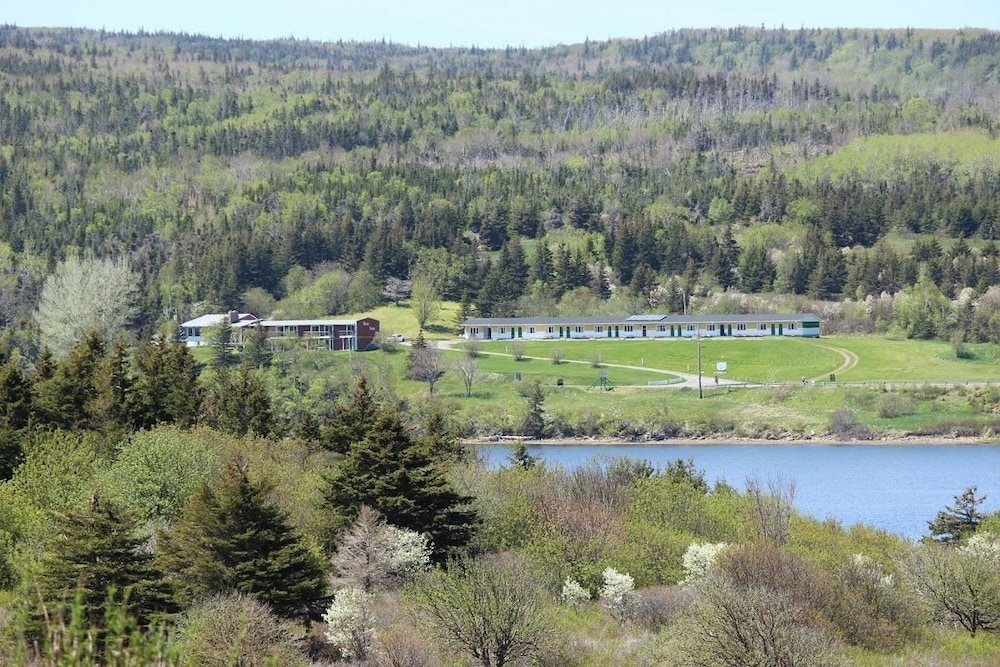 Duck Cove Inn