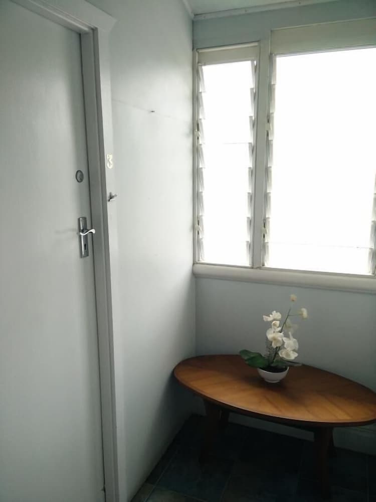 Cairns Girls Hostel - Image 3