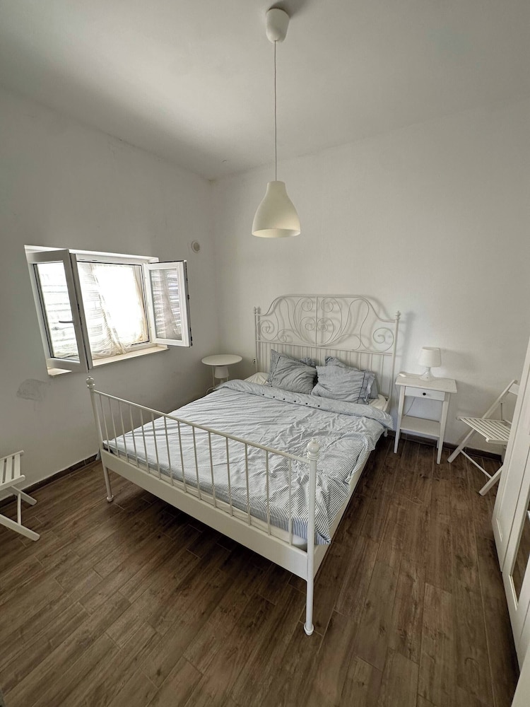 Charming Apartment in Lukovo Šugarje With Mountain Views