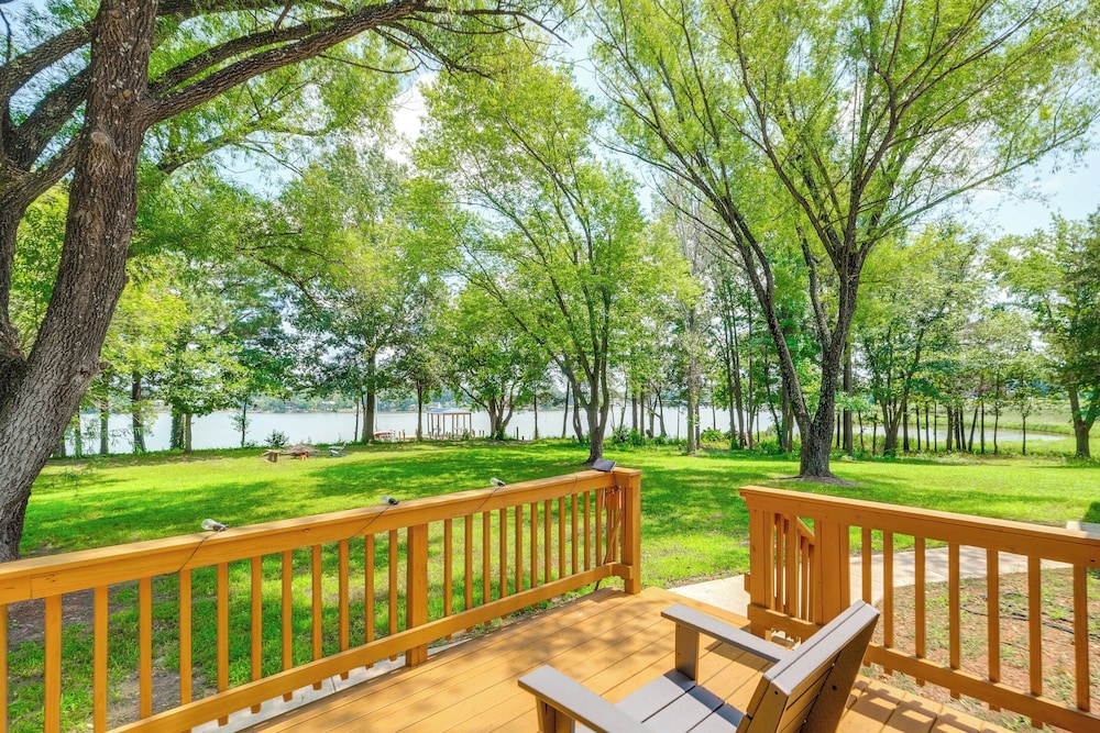 Pets Welcome: Riverfront Getaway in Colonial Beach