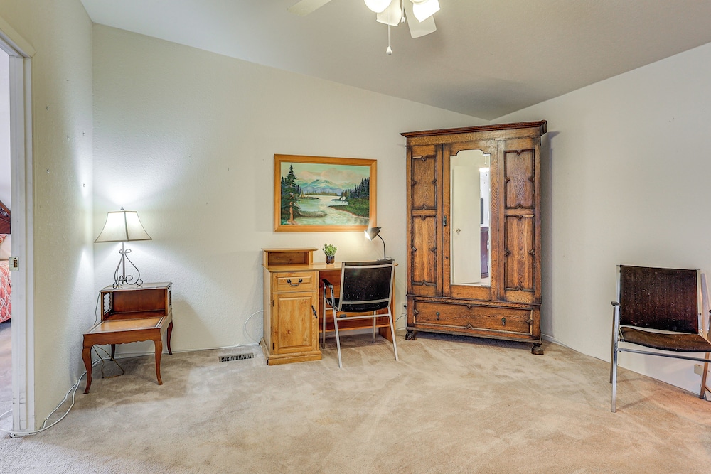 1 Mi to Lake: Home w/ Deck in Elephant Butte
