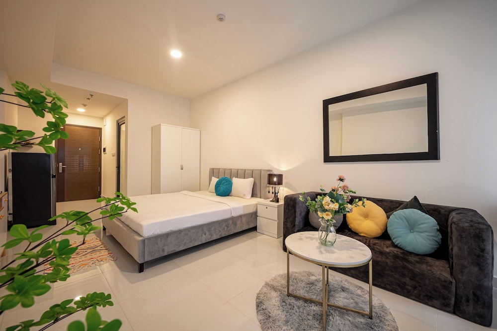 SOHO Premier Residence