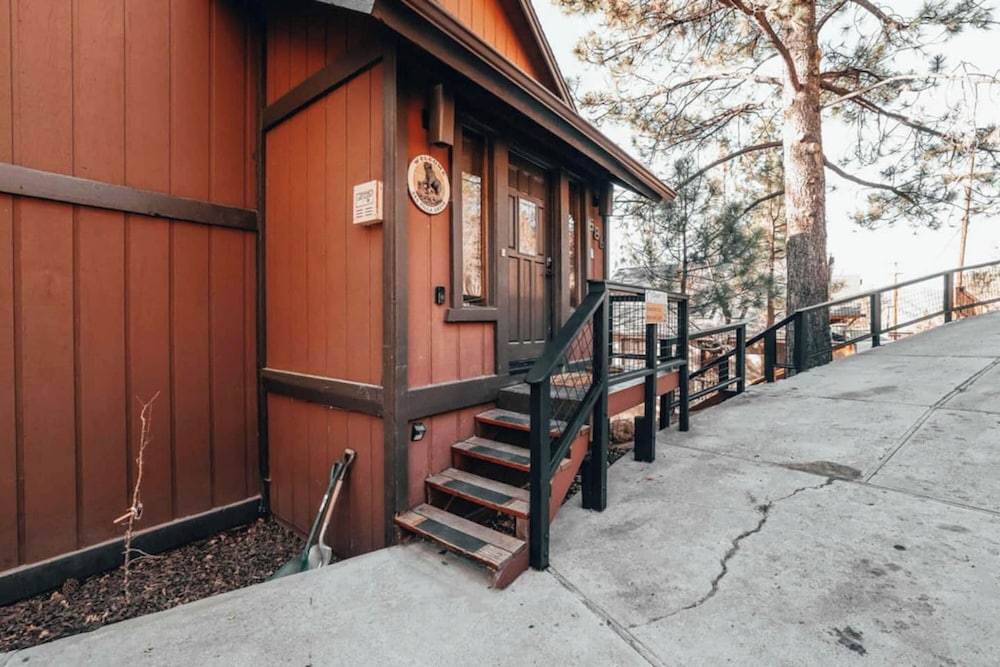 Moonridge Mountain Retreat