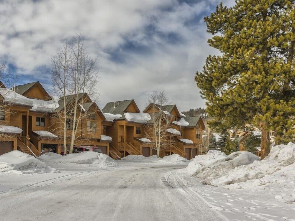 Snake River Village 3 Bedroom Apartment by Key to the Rockies