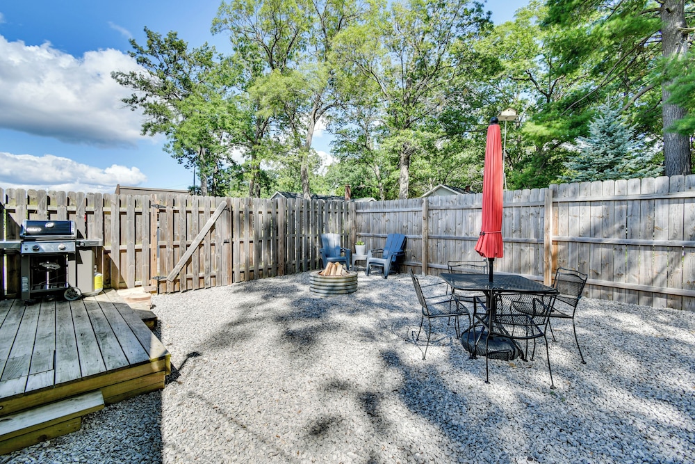 Walk to Houghton Lake: Cabin w/ Fire Pit!