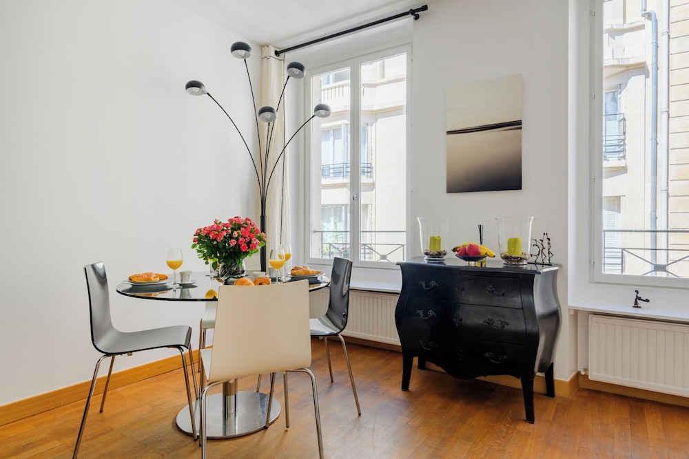Paris St Germain Central residence
