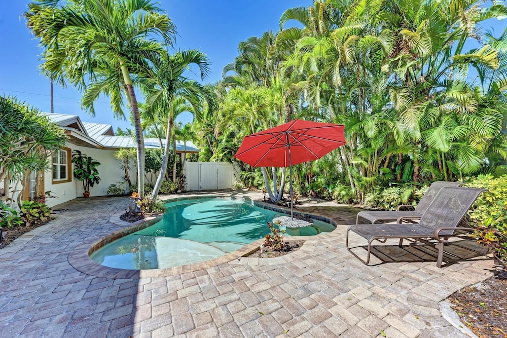 Anna Maria Island Edgewater Bungalow view 5