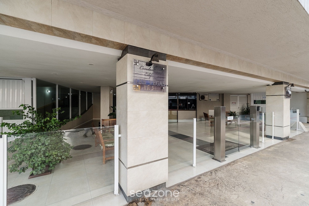 Apt 400m fr Beach Close to Rest. n Markets Cev1106