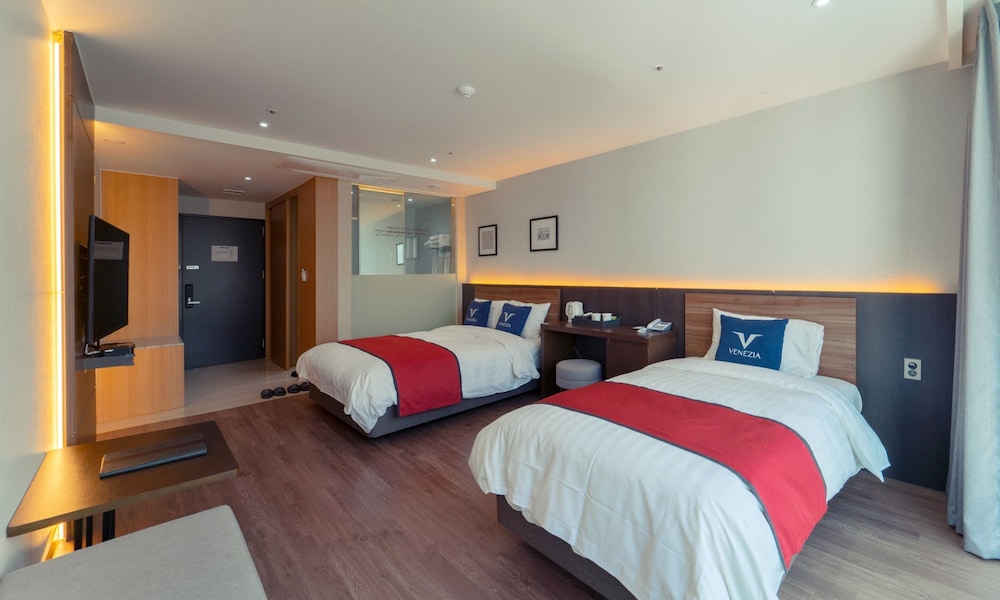 Venezia Hotel and Suite 31