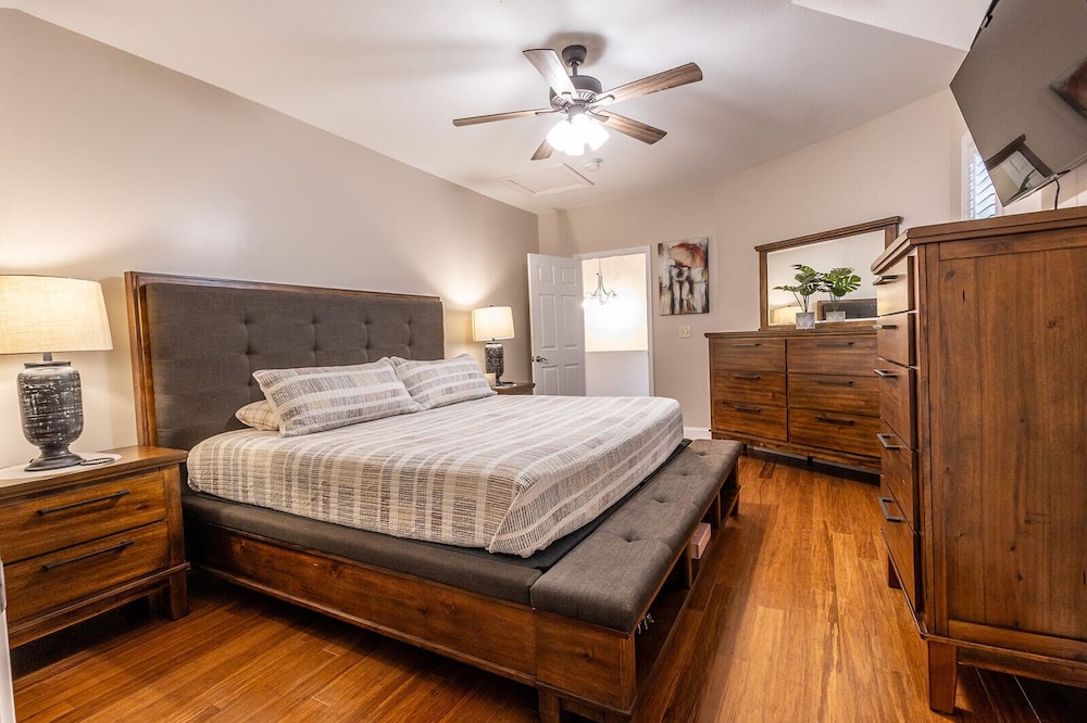 The Retreat at Paradise Hills