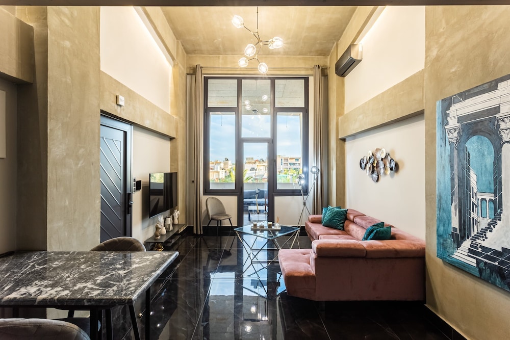 Ventiri Lofts - Luxury Penthouse w Home Cinema