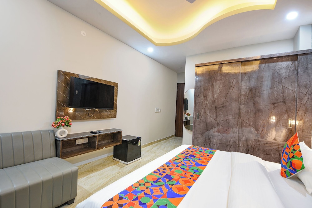 Fabhotel Comfort N Stay