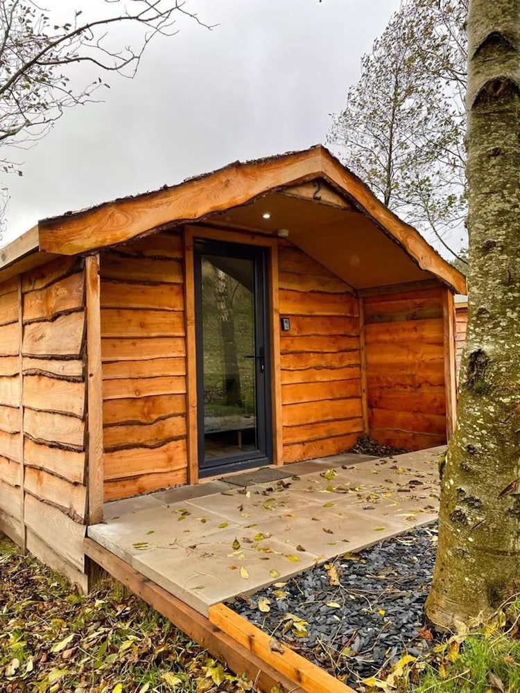 1 Bedroom Log Cabin in Parc Pen y Bryn Sleep 2/3