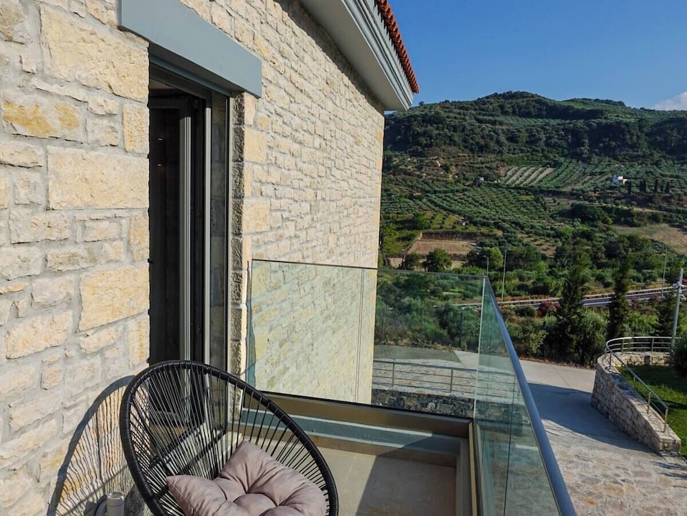 ReCrete - Retreat in Crete