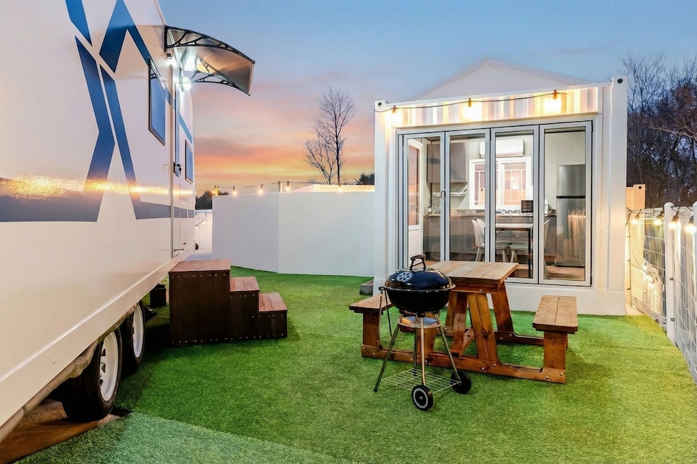 Gangneung Pinehill Park Pension&caravan