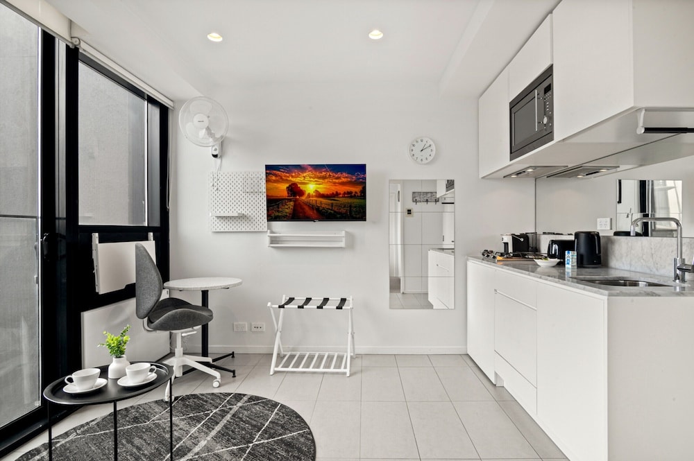 South Melbourne Apartment With Gym Access