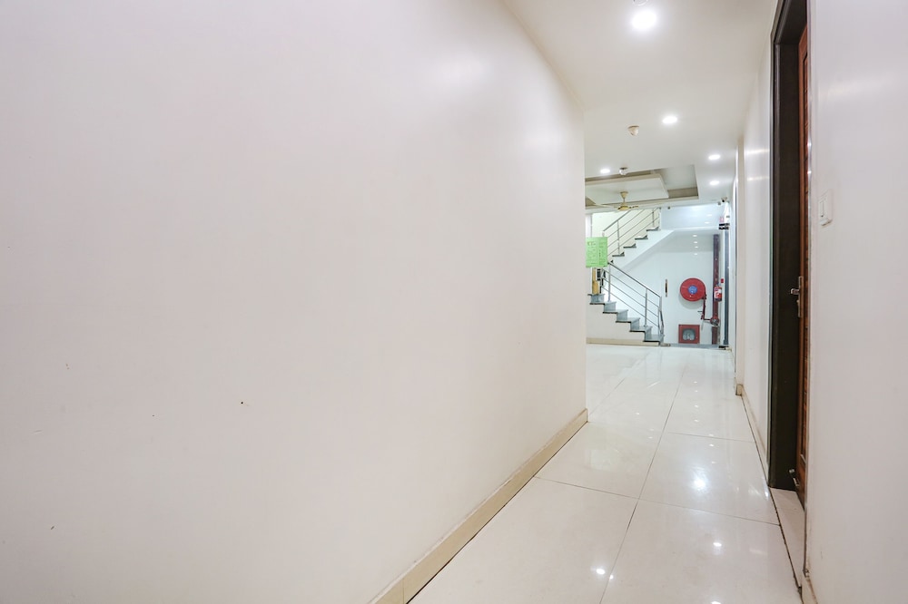 Fabhotel Gold Inn