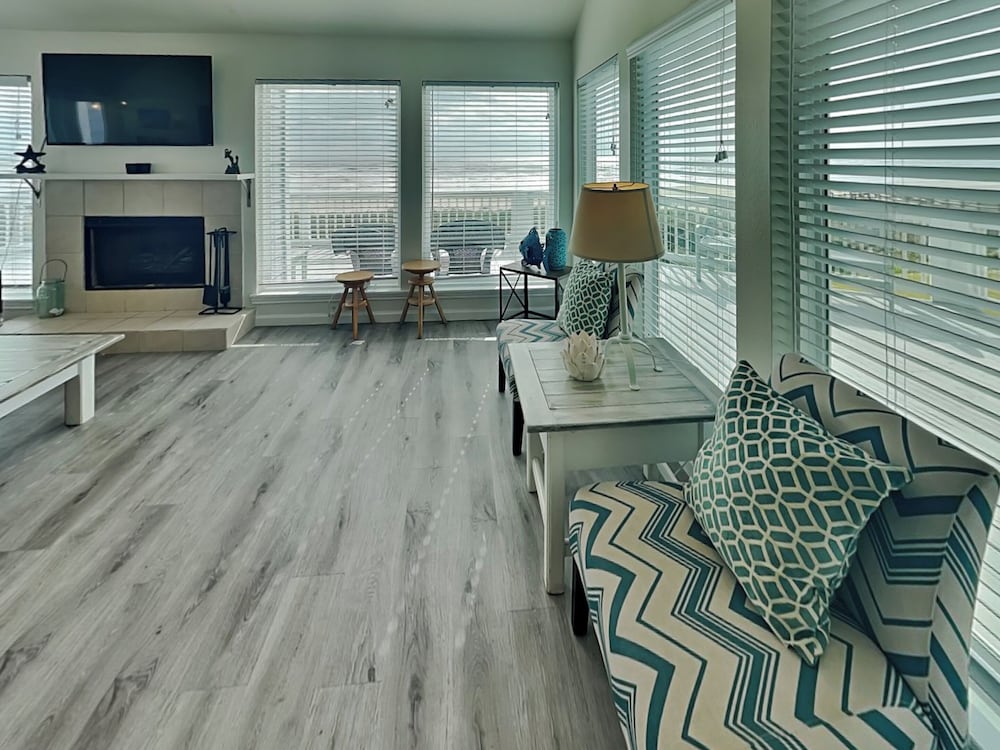 Beachfront Dolphin by Ryson Vacation Rentals