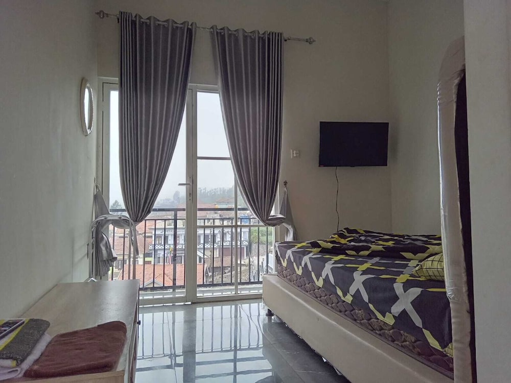Fan Family Bromo Homestay