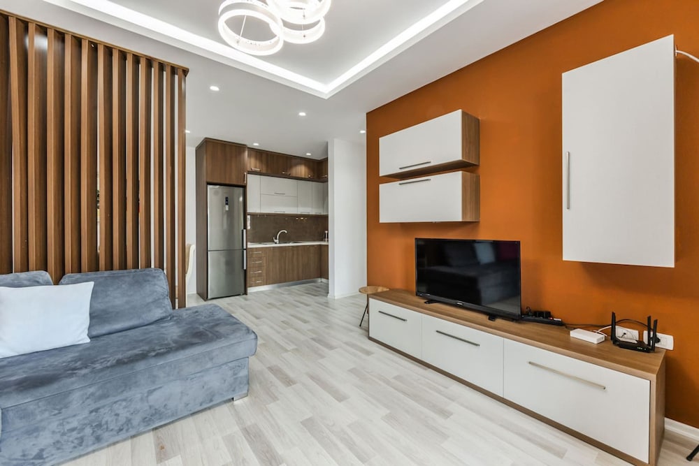 Beachside Modern Apartment