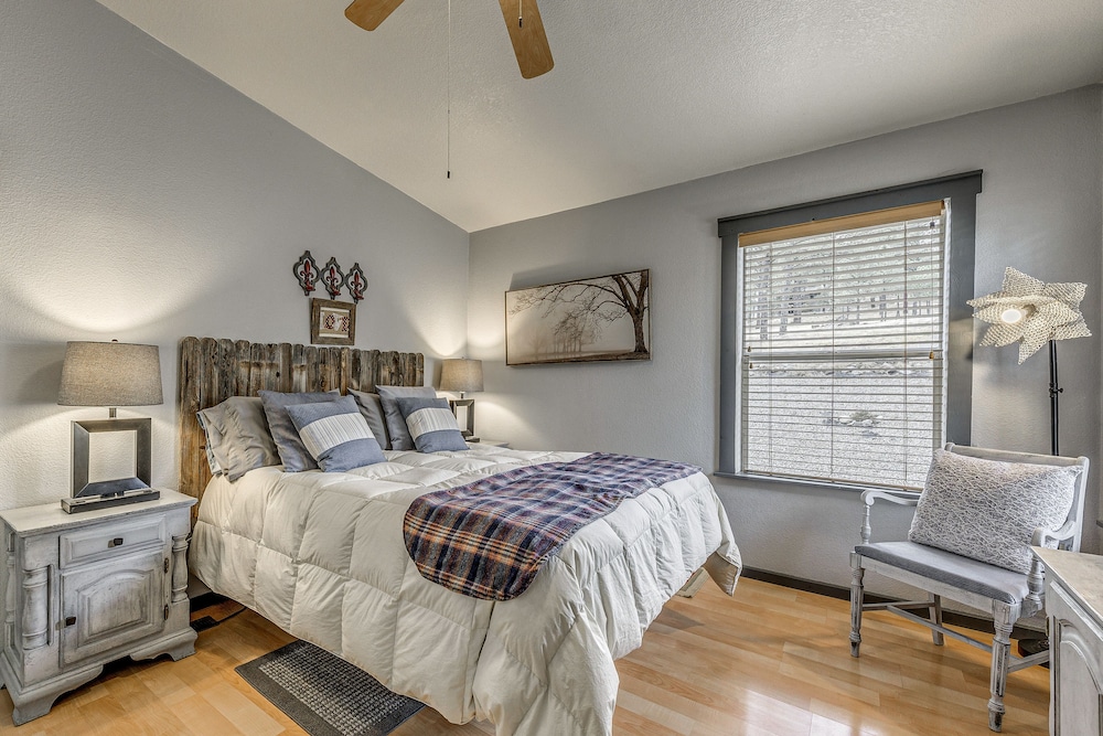 Ruidoso Cabin Retreat w/ Grill, Deck & Gazebo! view 5
