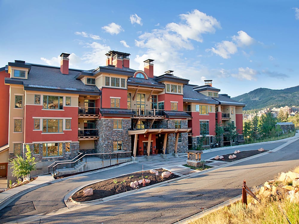 Hotel The Miners Club - Image 1