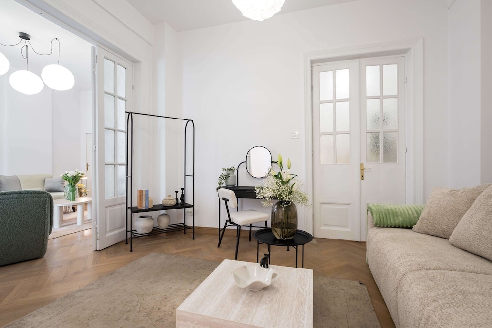 Stunning 3BR Apartment in Bucharest
