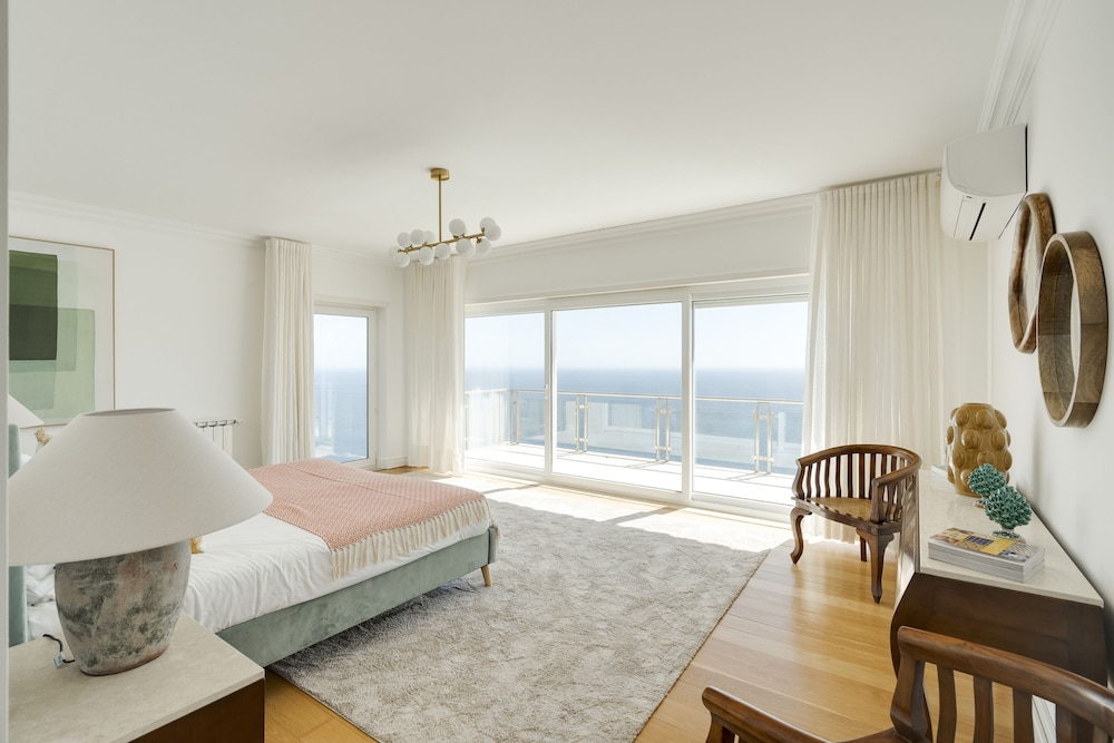 Coastline Arrabida Villa by Cadenzalux