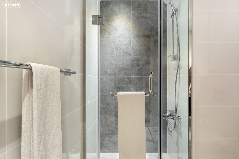 2B-Amna Tower - 4405 by bnbme homes